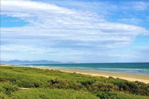 Sandy Point Luxury Beach House