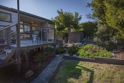 Mimosa Holiday House