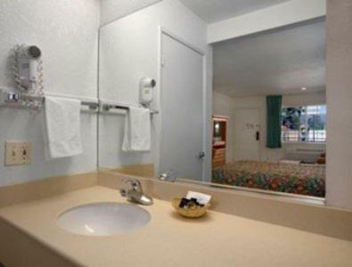 Motel Orange Show Inn