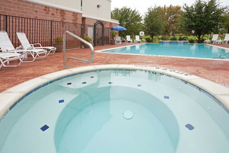 Holiday Inn Express Hotel & Suites Decatur, Tx