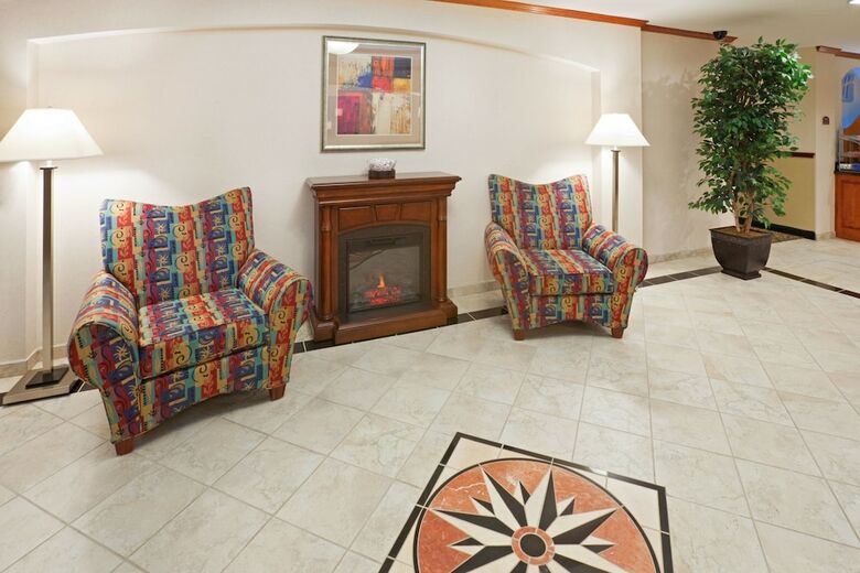 Holiday Inn Express Hotel & Suites Decatur, Tx