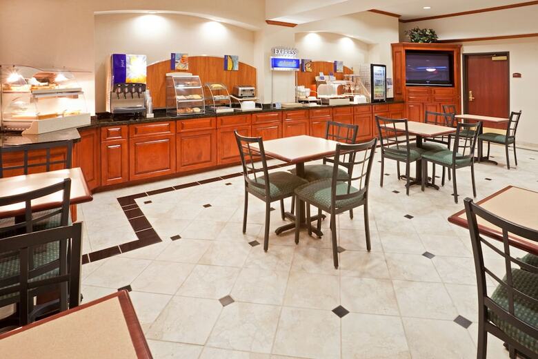 Holiday Inn Express Hotel & Suites Decatur, Tx