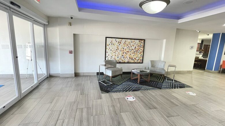 Holiday Inn Express Hotel & Suites Decatur, Tx