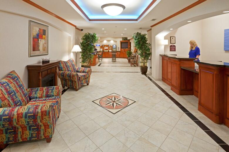 Holiday Inn Express Hotel & Suites Decatur, Tx