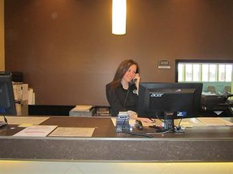 Hotel Red Pine Inn & Conference Centre