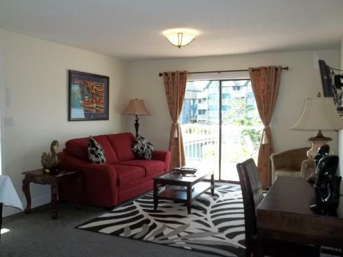 Motel Bayshore Waterfront Inn