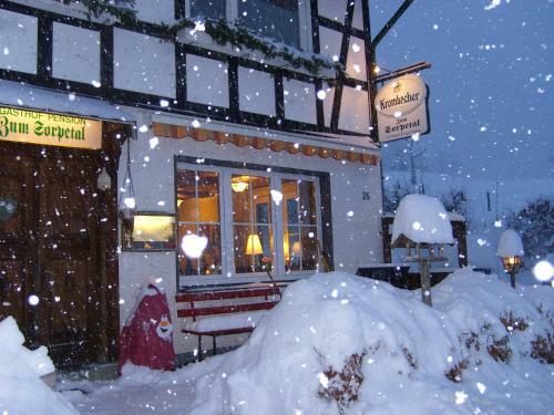 Hostal Landgasthof Zum Sorpetal