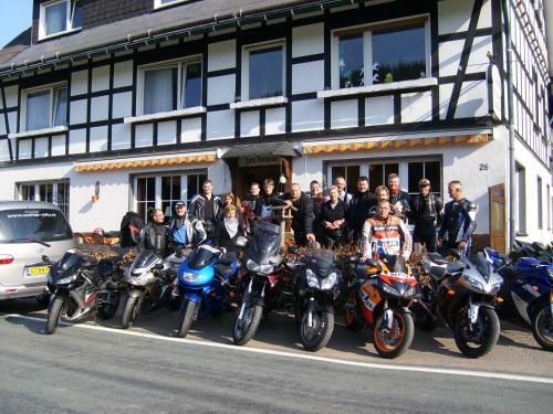 Hostal Landgasthof Zum Sorpetal