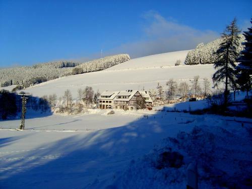 Hostal Landgasthof Zum Sorpetal