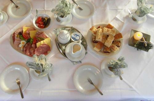 Hostal Landgasthof Zum Sorpetal