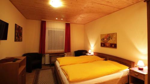 Hostal Landgasthof Zum Sorpetal