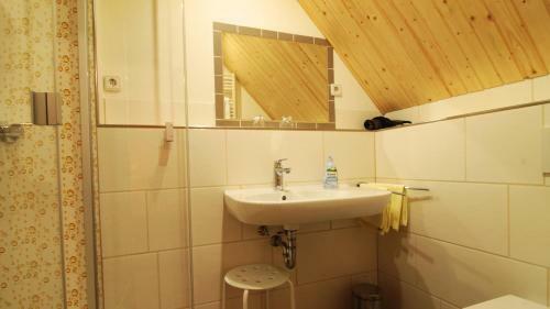 Hostal Landgasthof Zum Sorpetal