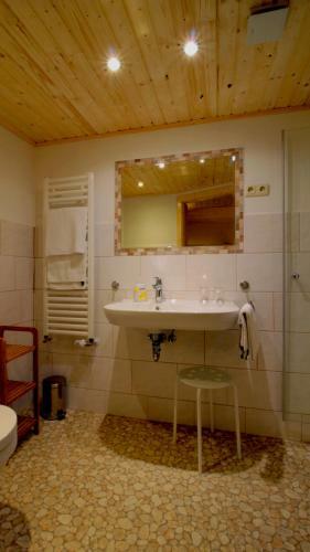 Hostal Landgasthof Zum Sorpetal