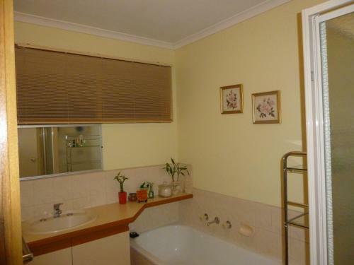 Vella Room