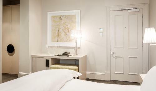 The Stirling Hotel