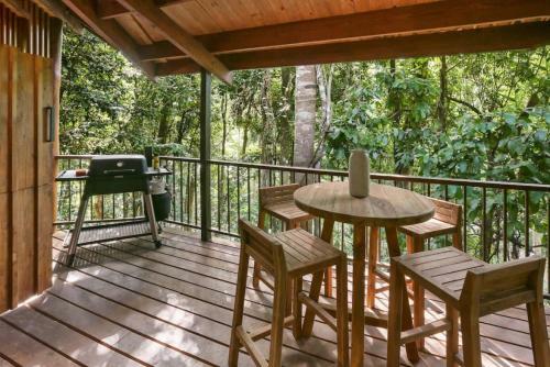 Neverland - The Stoney Creek Treehouse