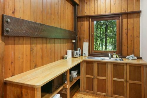 Neverland - The Stoney Creek Treehouse