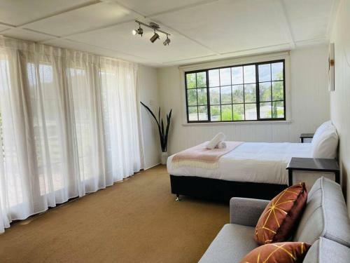 Charming House Located In The Heart Of Stanthorpe