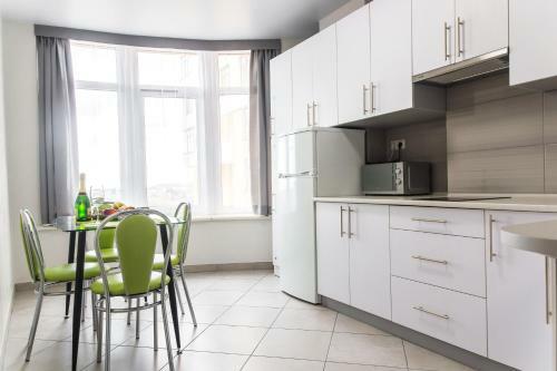 Apartments Roksolany 16