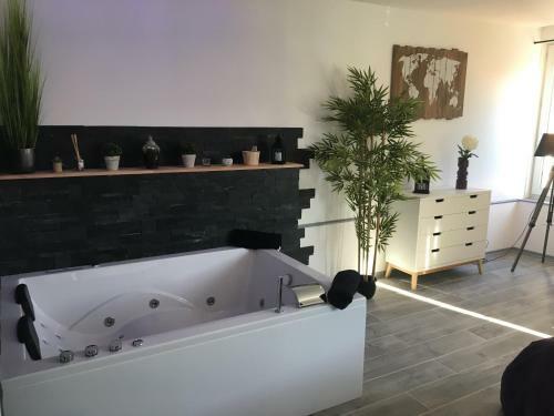 Lovely Apartment Spa