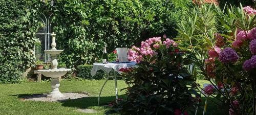 Bed & Breakfast Home Sweet Home Garden