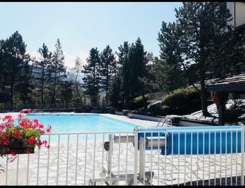 Apartamento T3 Duplex Dernier �tage. Piscine Et Parking Priv�
