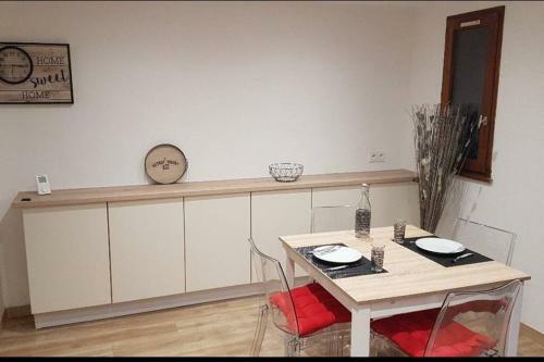 Apartamento T3 Duplex Dernier �tage. Piscine Et Parking Priv�