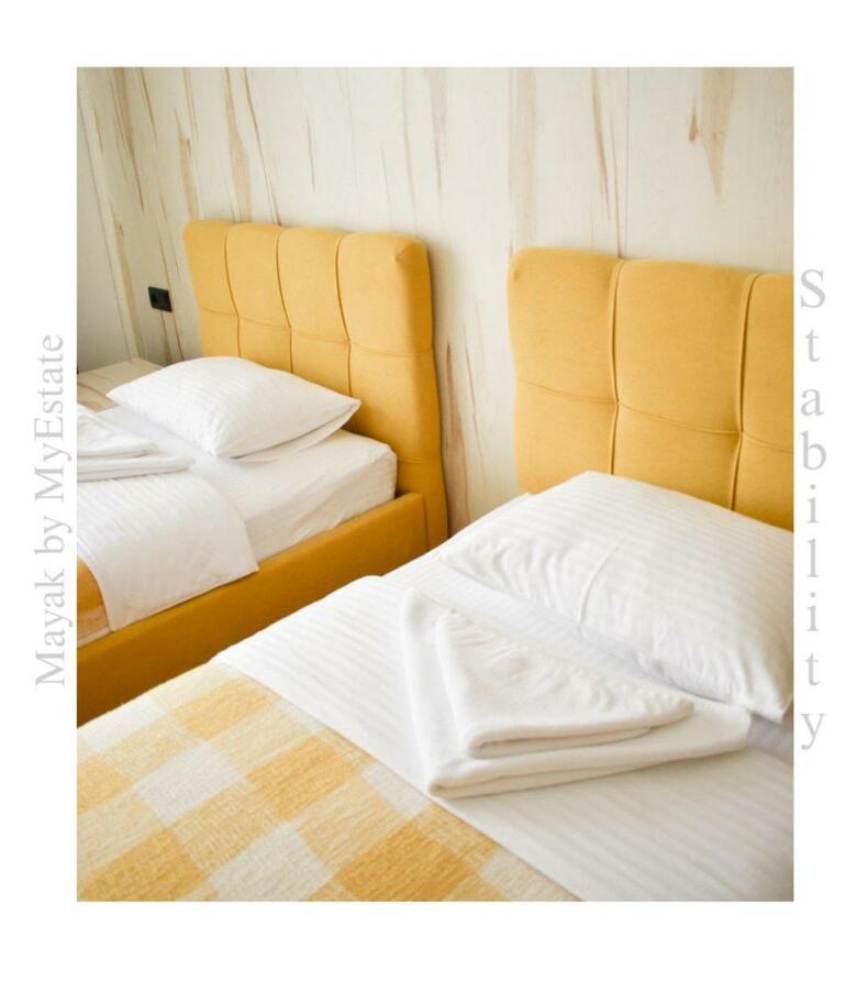 Aparthotel "mayak Yablunytsia"