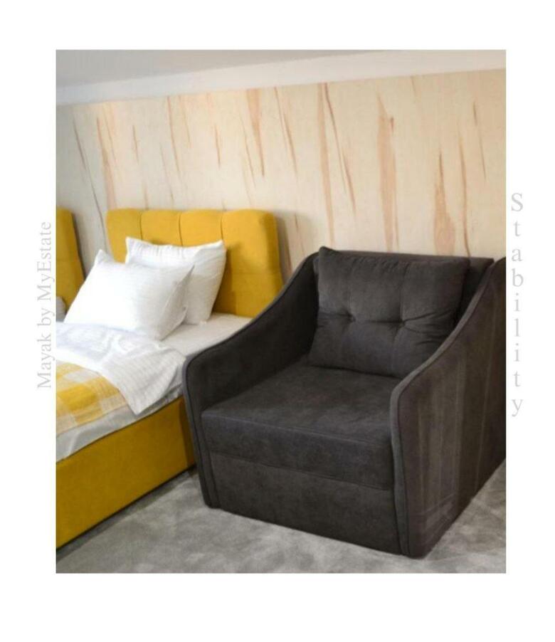 Aparthotel "mayak Yablunytsia"