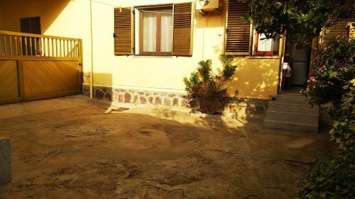 Casa In Zona Tranquilla A Carbonia