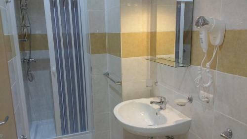 Hostal Al Giglio - Bed And Breakfast