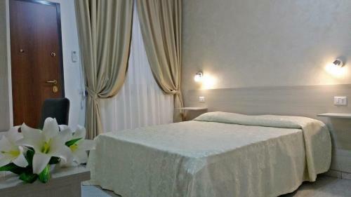 Hostal Al Giglio - Bed And Breakfast