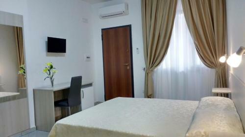 Hostal Al Giglio - Bed And Breakfast