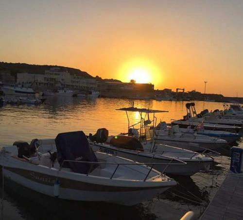 Hostal Al Giglio - Bed And Breakfast
