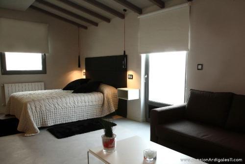 Hostal Ardigales 11