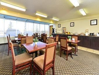Hotel Super 8 Calgary Airport