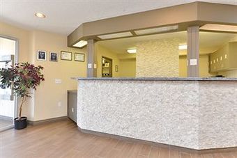 Hotel Super 8 Calgary Airport