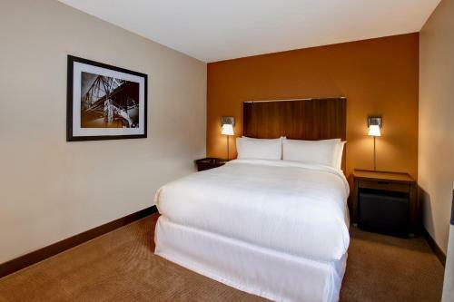 Hotel Four Points By Sheraton Peoria Downtown