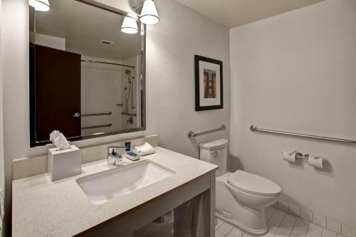 Hotel Four Points By Sheraton Peoria Downtown