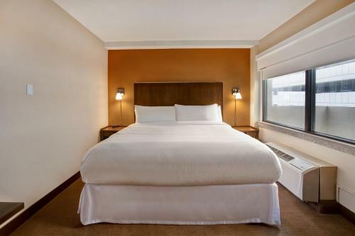 Hotel Four Points By Sheraton Peoria Downtown