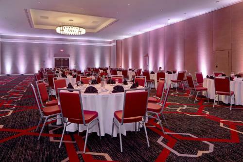 Hotel Four Points By Sheraton Peoria Downtown