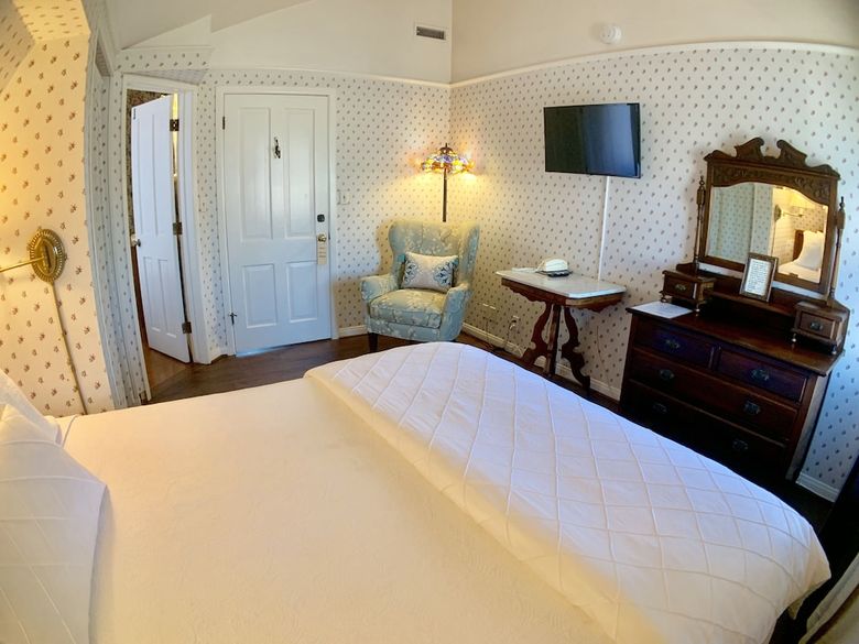 Bed & Breakfast Bath Street Inn