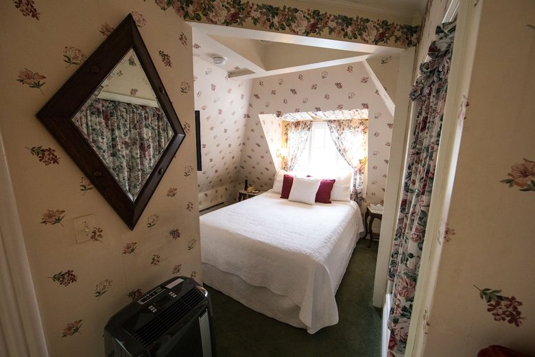 Bed & Breakfast Bath Street Inn