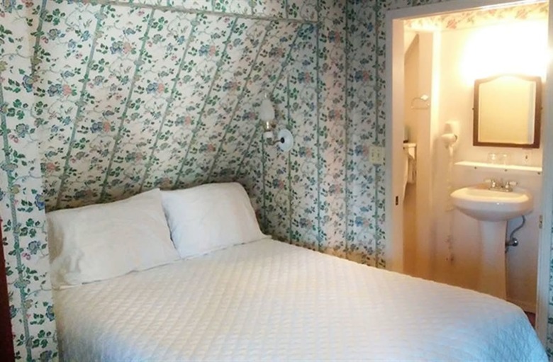 Bed & Breakfast Bath Street Inn