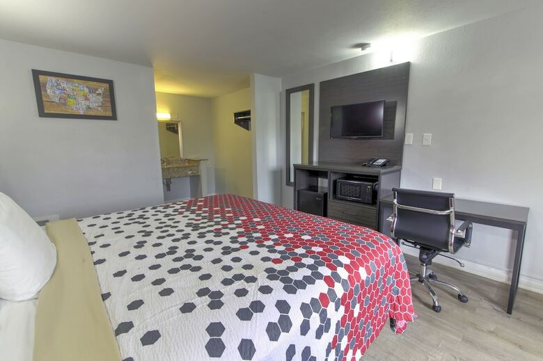 Hotel Econo Lodge Airport