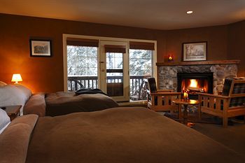 Hotel Emerald Lake Lodge