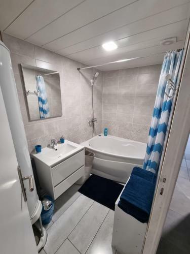 Apartamento Thelna Naely