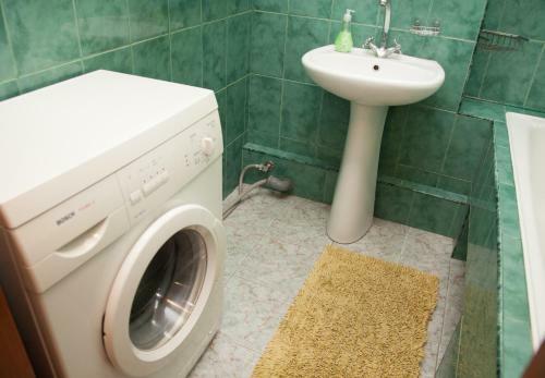2 Rooms Apartment 80 Nezalezhnoi Ukrainy Str. Luxury Class. Centre