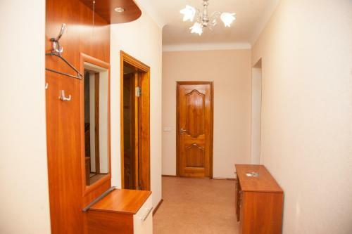 2 Rooms Apartment 80 Nezalezhnoi Ukrainy Str. Luxury Class. Centre