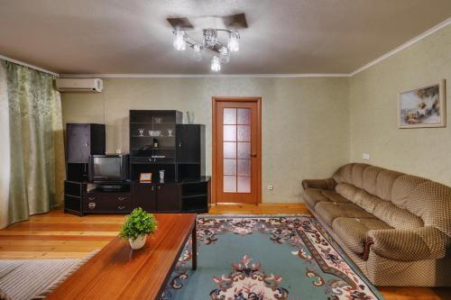 Apartment - Sobornyi Prospect 93